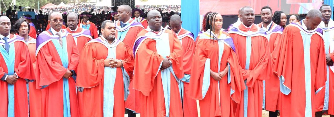 FST Celebrates 17 PhDs, Undergraduates at 75th Graduation